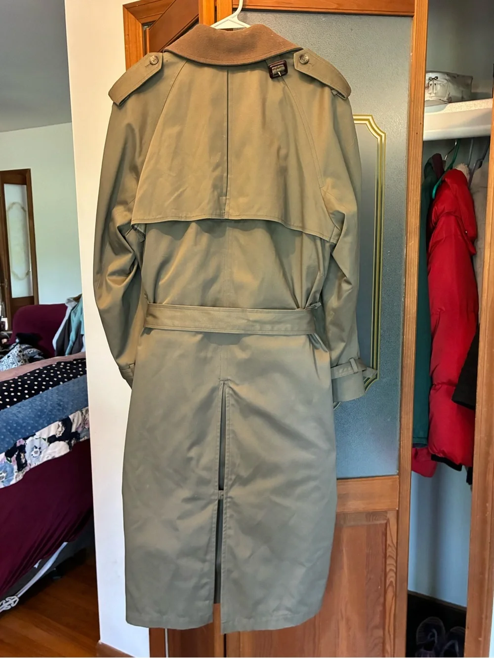 Vintage double-breasted rain trenchcoat